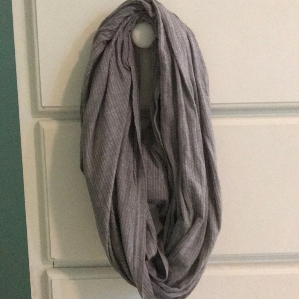 IVVIVA SCARF